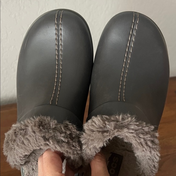 Crocs Women's Size 8 Cobbler Eva Faux Fur Lined Clogs Platform Taupe - Picture 10 of 10